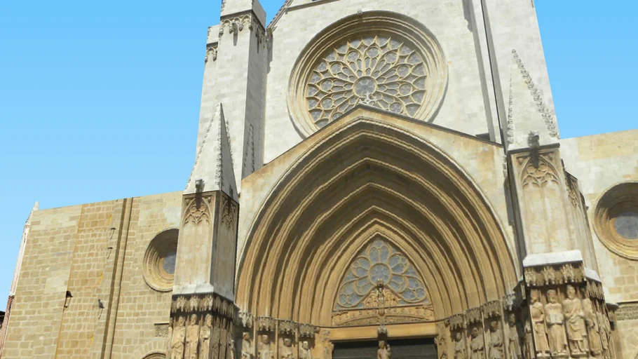 Claustro y Catedral de Sta María. Tarragona